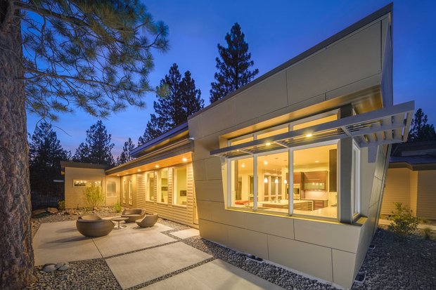 Medium-Size Modern Plan Finalists in the 2015 Howies