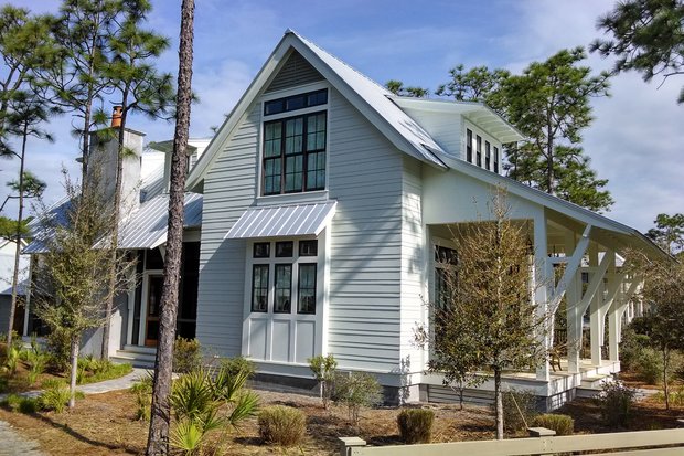 Medium-Size Traditional Plan Finalists in the 2015 Howies